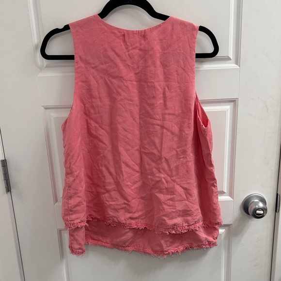 3/$30 Cloth & Stone Size Medium Pink Sleeveless V Neck - Picture 3 of 3